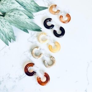 Thick Resin Acrylic Tortoishell Swirl Amber Brown Tones Huggies Hoop Earrings